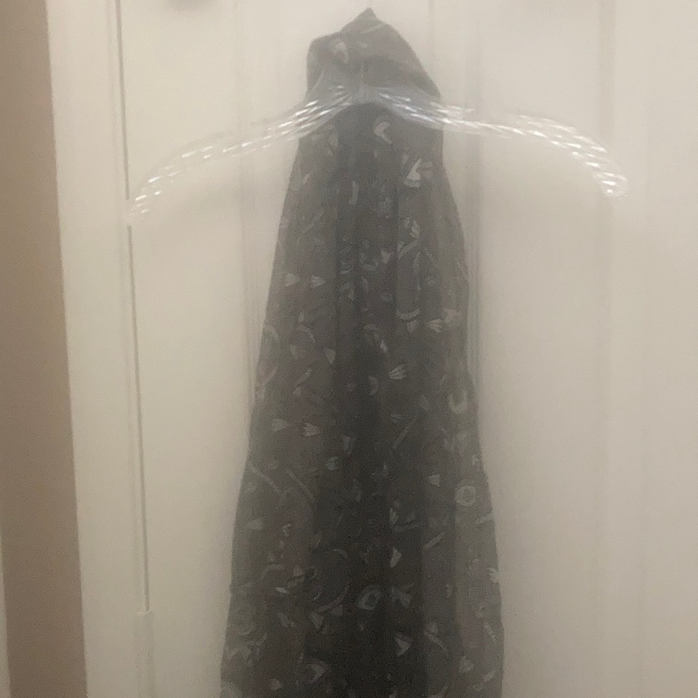 FINAL MARKDOWN Subdued lightweight infinity scarf